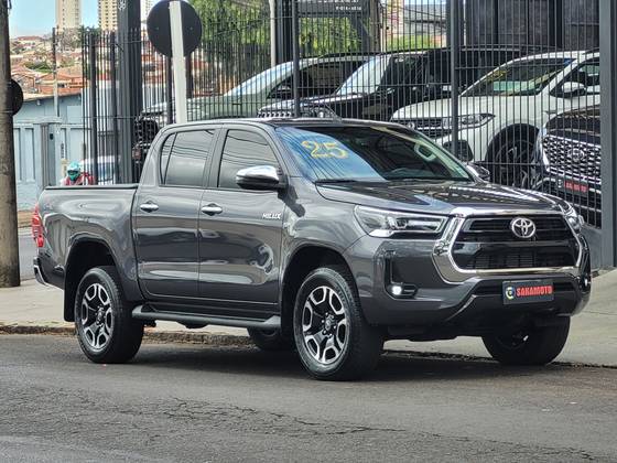 TOYOTA HILUX 2.8 D-4D TURBO DIESEL CD SRV 4X4 AUTOMÁTICO TOYOTA HILUX 2.8 D-4D TURBO DIESEL CD SRV 4X4 AUTOMÁTICO